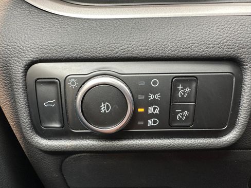 Used 2023 Ford Explorer XLT w/ Equipment Group 202A image 26