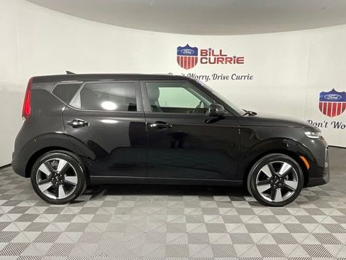 Used 2020 Kia Soul EX image 2