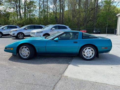 Used 1994 Chevrolet Corvette Coupe RWD image 11