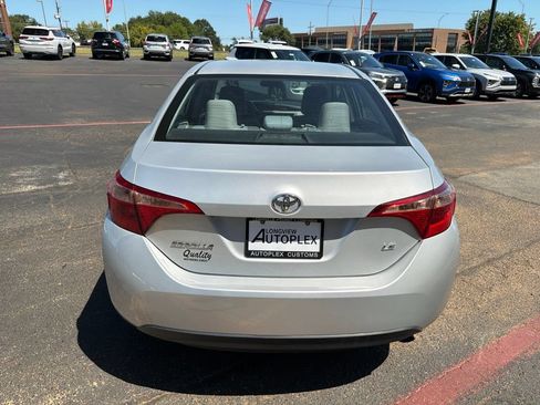 Used 2017 Toyota Corolla LE w/ Carpet Mat Package (TMS) FWD image 7