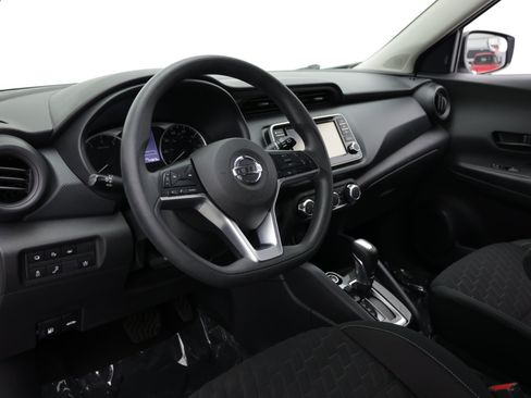 Used 2021 Nissan Kicks S FWD image 11