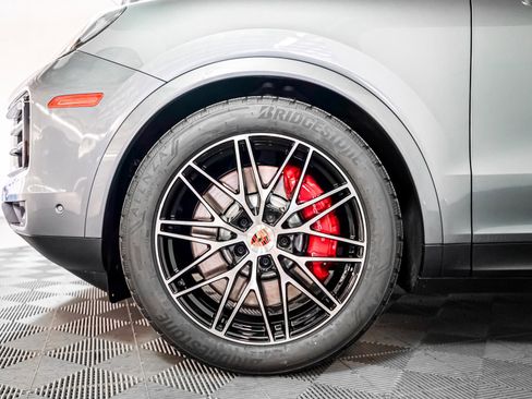 New 2026 Porsche Cayenne S image 14