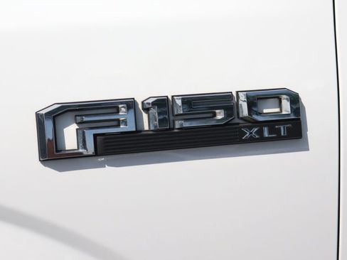 Used 2019 Ford F150 XLT w/ Equipment Group 302A Luxury AWD/4WD image 54