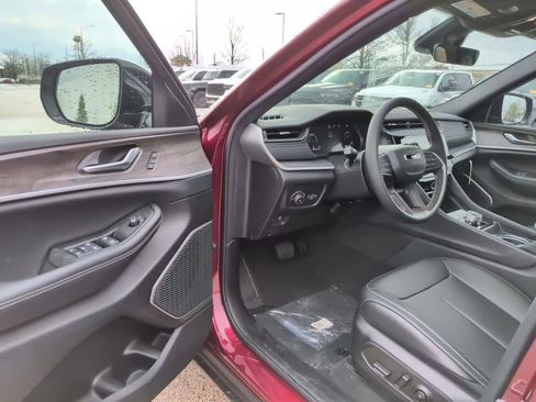 New 2026 Jeep Grand Cherokee L Limited image 19