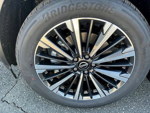 New 2026 Nissan Pathfinder Platinum image 9