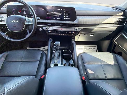 Used 2024 Kia Telluride EX w/ EX Captain's Chair Package FWD image 17