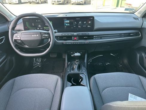 Used 2025 Kia K4 LXS image 15