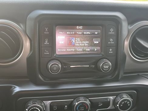 Used 2019 Jeep Wrangler Unlimited Sport image 17