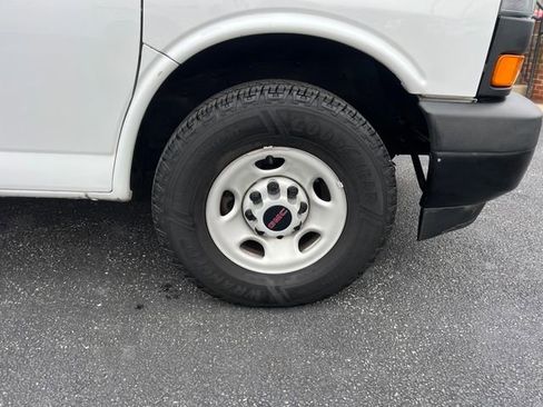 Used 2023 GMC Savana 2500 w/ Driver Convenience Package image 11