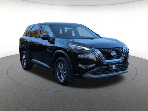 Used 2023 Nissan Rogue S image 3