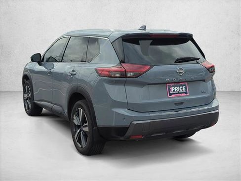 Used 2025 Nissan Rogue SL image 10