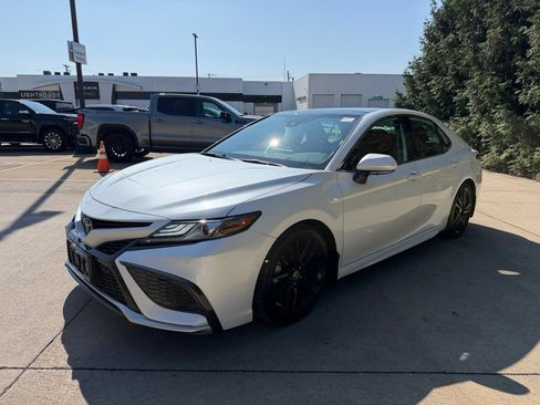 Used 2022 Toyota Camry XSE w/ Navigation Package FWD image 7
