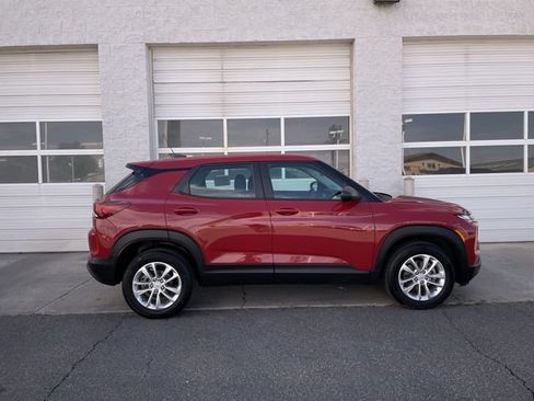 Used 2026 Chevrolet TrailBlazer LS AWD/4WD image 1