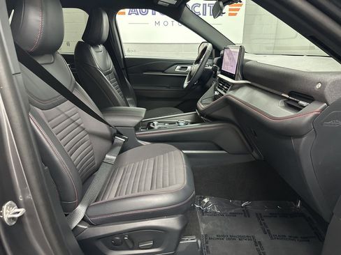 Used 2025 Ford Explorer ST-Line image 22