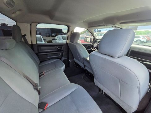 Used 2017 RAM 1500 Express RWD image 16