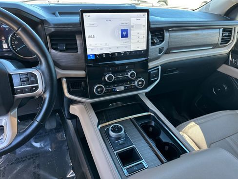 Used 2024 Ford Expedition Max Limited image 31