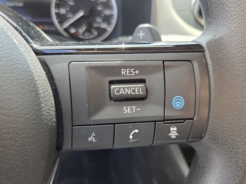 Used 2023 Nissan Rogue SV FWD image 22