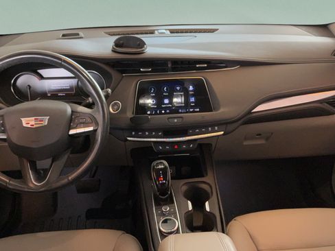 Used 2021 Cadillac XT4 Luxury w/ Cold Weather Package FWD image 26