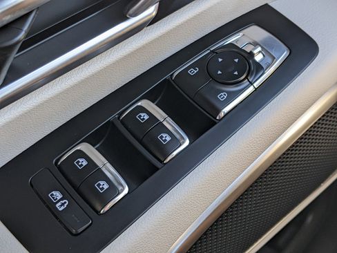 Used 2025 Kia Telluride S image 19