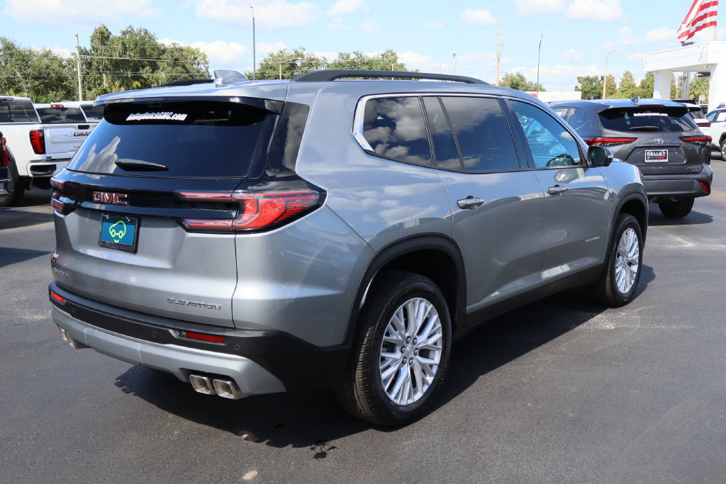 Certified 2026 GMC Acadia Elevation w/ Elevation Premium Package FWD image 9