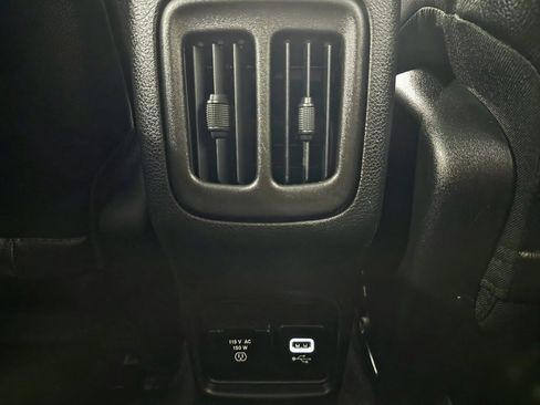 Used 2019 Jeep Compass Altitude w/ Cold Weather Group image 36