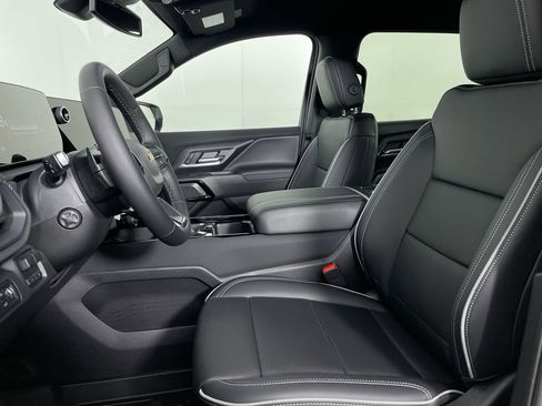 New 2025 Chevrolet Silverado EV LT image 78