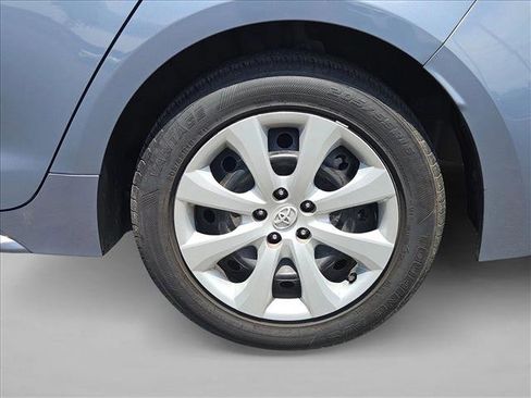 Used 2024 Toyota Corolla LE FWD image 29