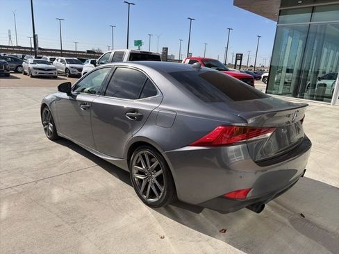 Used 2018 Lexus IS 300 image 17