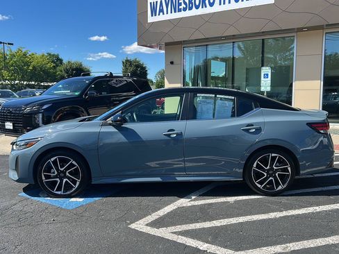 Used 2025 Nissan Sentra SR FWD image 4