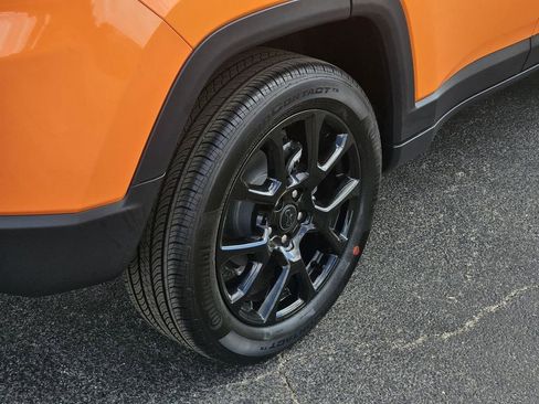 New 2026 Jeep Compass Latitude image 9