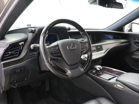 Used 2019 Lexus LS 500 w/ Interior Upgrade Package RWD image 17