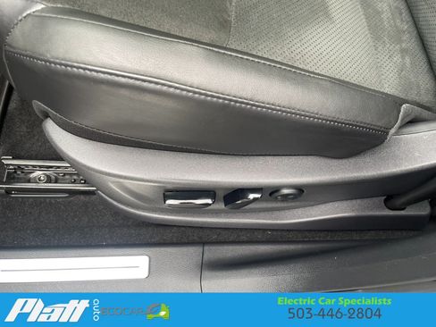 Used 2023 Nissan Ariya AWD image 22