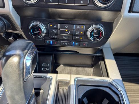 Used 2019 Ford F150 Lariat w/ Equipment Group 502A Luxury AWD/4WD image 36