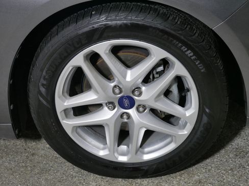 Used 2013 Ford Fusion SE image 15