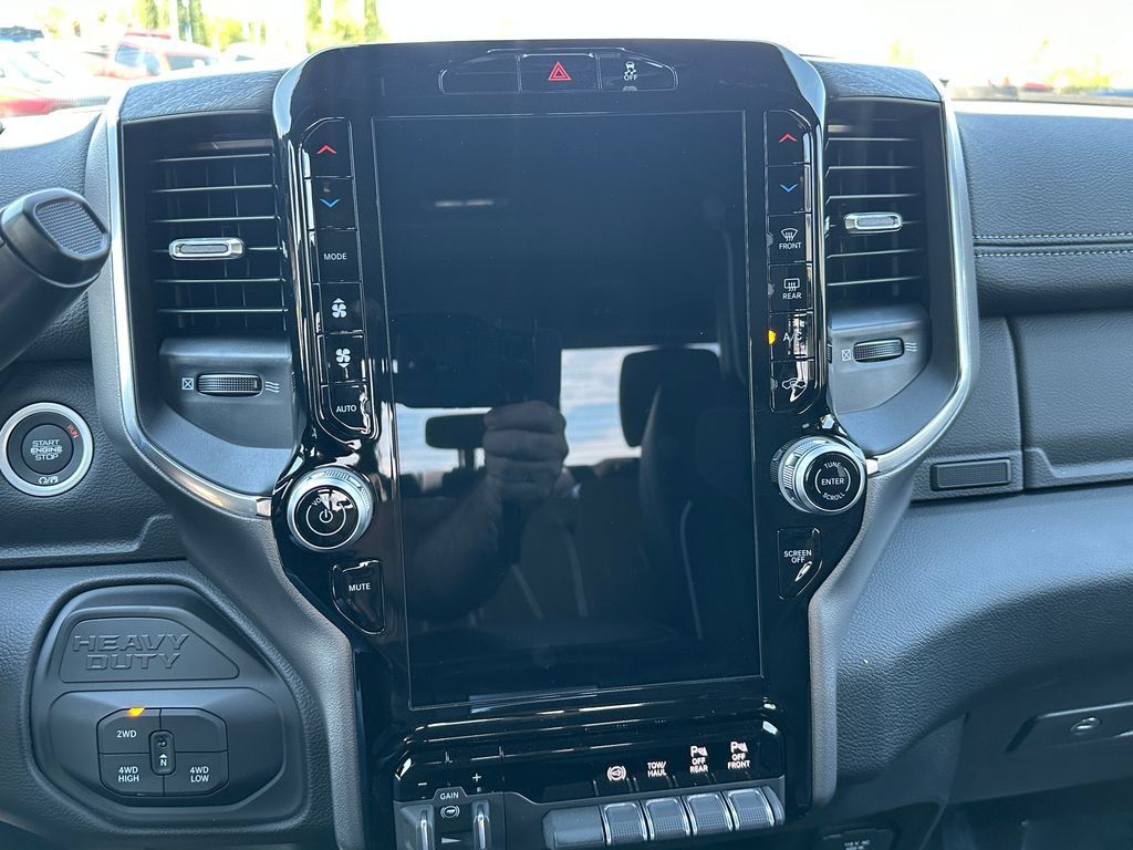 New 2026 RAM 3500 Laramie AWD/4WD image 26