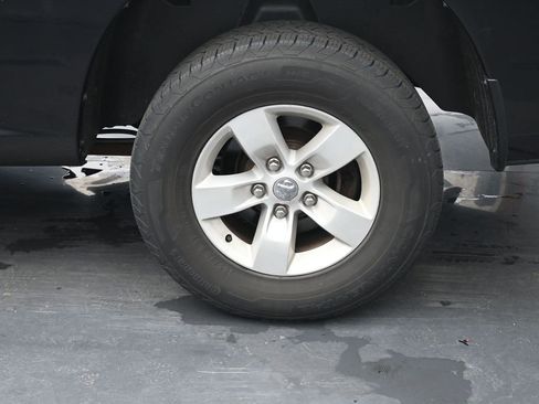 Used 2018 RAM 1500 Classic SLT AWD/4WD image 12