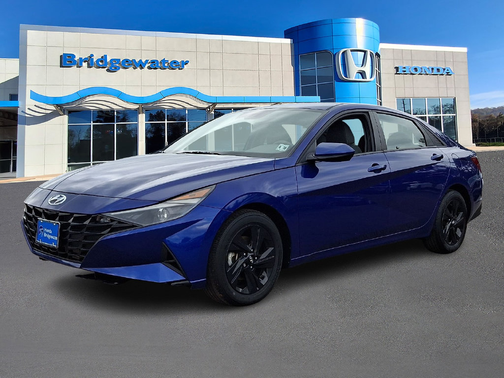 Used 2023 Hyundai Elantra SEL FWD image 2