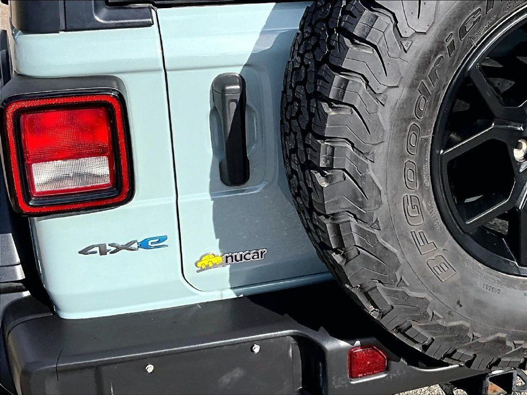 Used 2024 Jeep Wrangler Unlimited AWD/4WD image 27