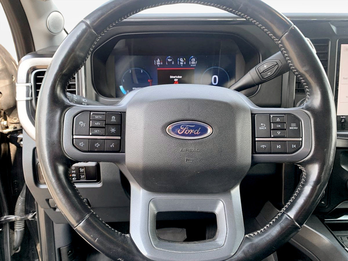 Used 2023 Ford F350 Lariat w/ Lariat Ultimate Package AWD/4WD image 19