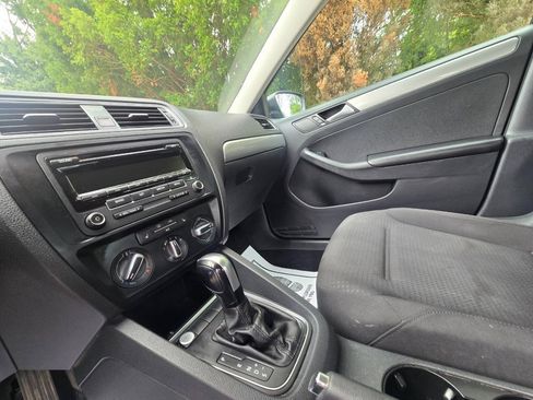 Used 2015 Volkswagen Jetta SE FWD image 21