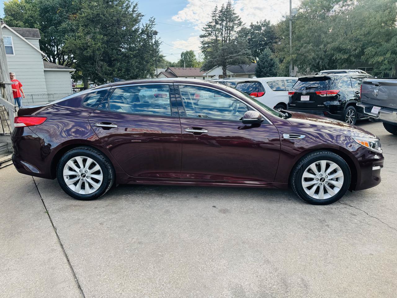 Used 2016 Kia Optima EX w/ Premium Package FWD image 2