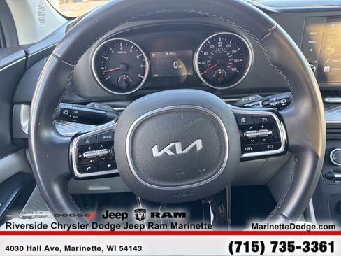 Used 2024 Kia Carnival LX image 21