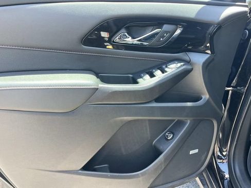 Used 2023 Chevrolet Traverse RS w/ LPO, Floor Liner Package FWD image 27