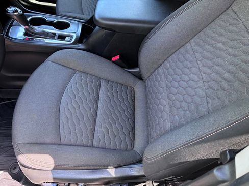 Used 2019 Chevrolet Equinox LT FWD image 18