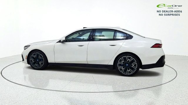 Used 2025 BMW i5 eDrive40 w/ M Sport Package AWD/4WD image 5
