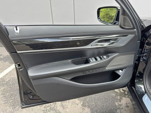 Used 2019 BMW 740i RWD image 44