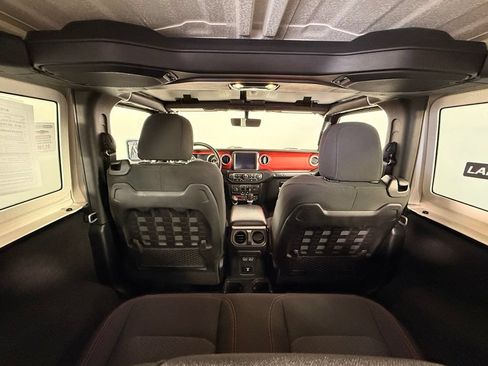 Used 2021 Jeep Wrangler Rubicon AWD/4WD image 15