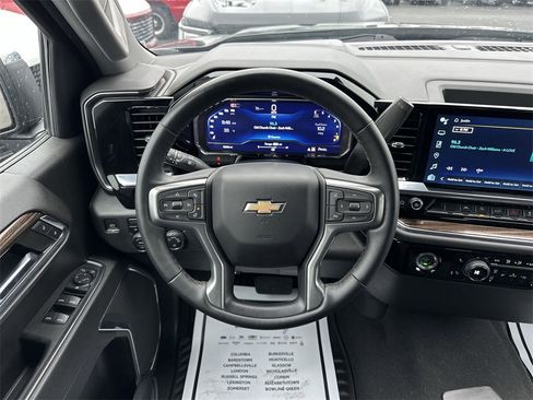 Used 2024 Chevrolet Silverado 1500 LT image 14
