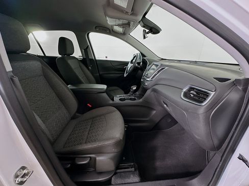 Used 2024 Chevrolet Equinox LT image 30