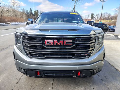 Used 2024 GMC Sierra 1500 AT4 w/ Technology Package image 3